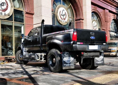 網紅買奔馳送父親